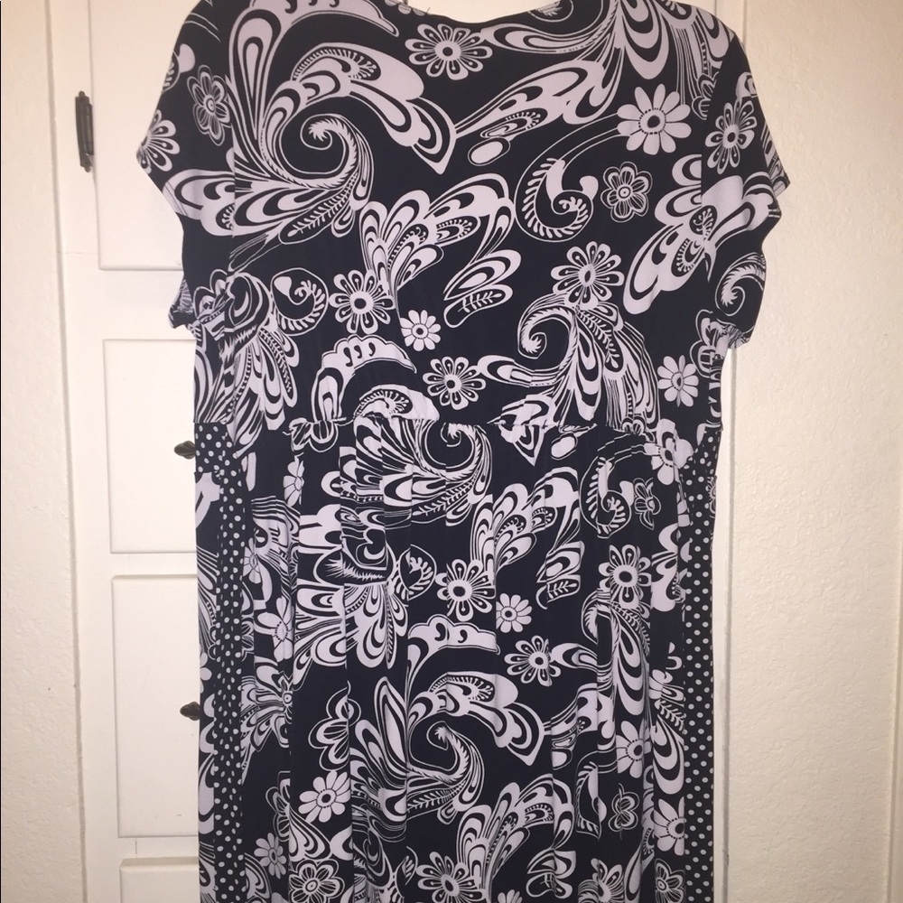 Dress - Picture 2 of 4